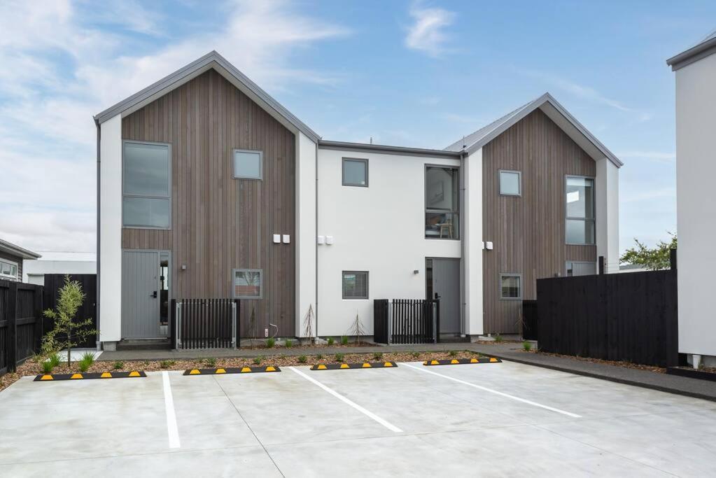 Hop, Skip, Jump To The City ! Christchurch Exterior photo