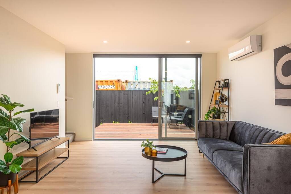 Hop, Skip, Jump To The City ! Christchurch Exterior photo
